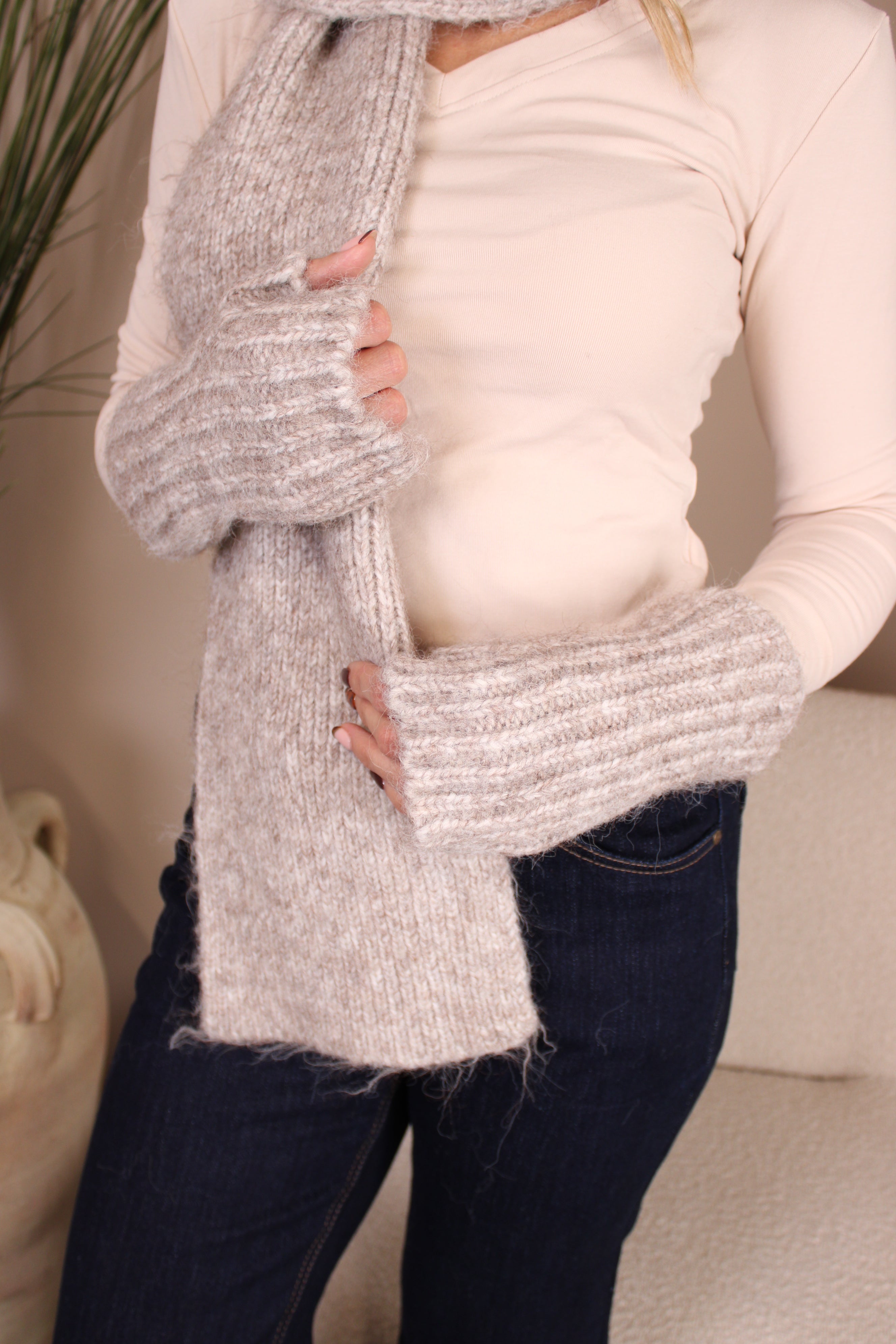 Windsor Hat, Scarf and Mitts Set