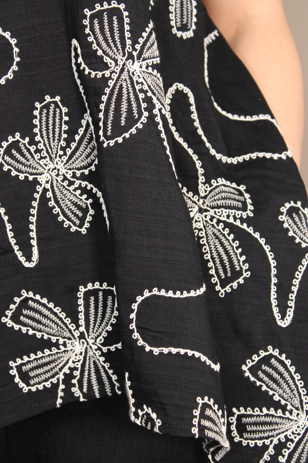 Cairo Embroidered Set